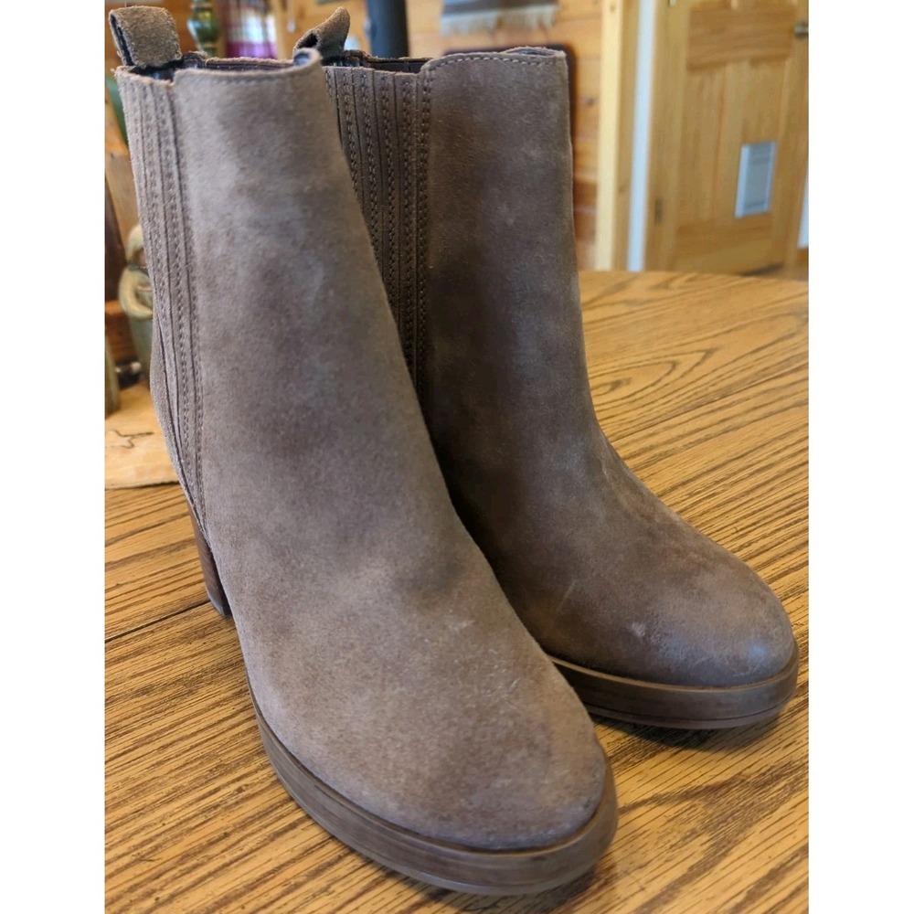 Aldo Athabaska Size 8 Womens Ankle Boots Booties Brown Color Suede